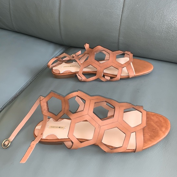 Max Studio Beige Sandals - Picture 2 of 11